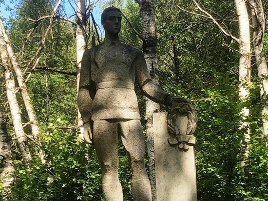 В Калужской области облагородят территорию памятника Подольским курсантам