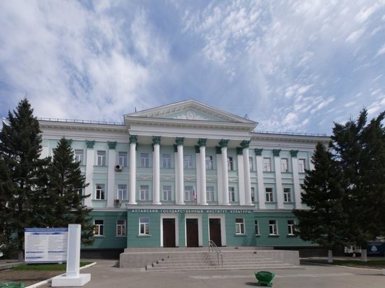Алтайский институт культуры может потерять профессуру из-за Covid-19