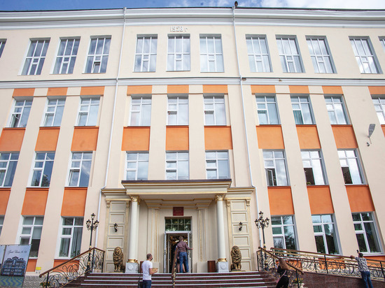 В Екатеринбурге после ремонта открыли настоящий дворец для учеников со Вторчермета