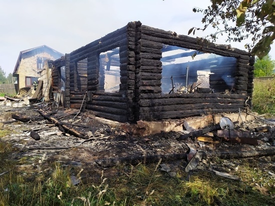 В пожаре у смолянина в Мушковичах сгорел дом, осталась только баня