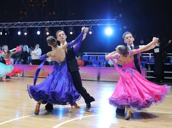 Сборная Чувашии по танцевальному спорту выступает на чемпионате и первенстве России