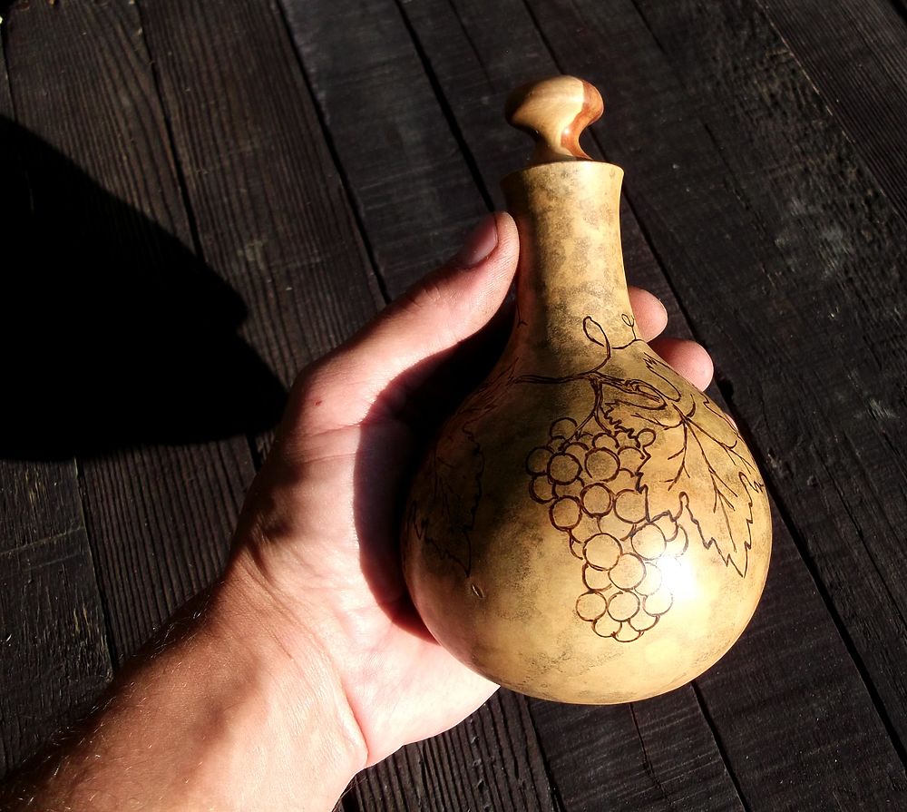 Секрет лагенарии: мастер создаёт потрясающие произведения из тыквы
