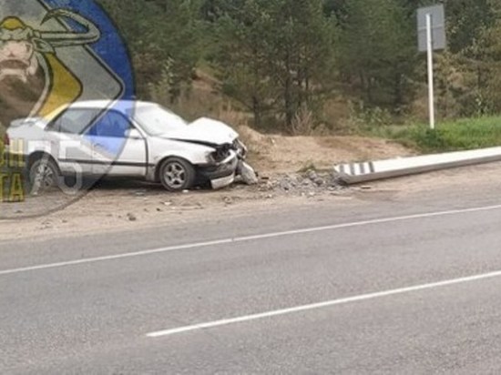 Трое пострадали в снесшей столб Toyota в Чите