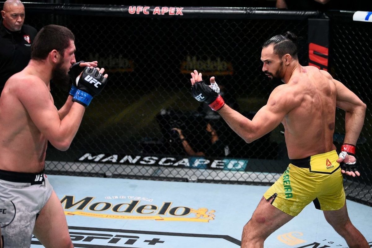 На шоу UFC Fight Night 176 Зелим Имадаев обещал разгромить соперника, но в итоге был избит