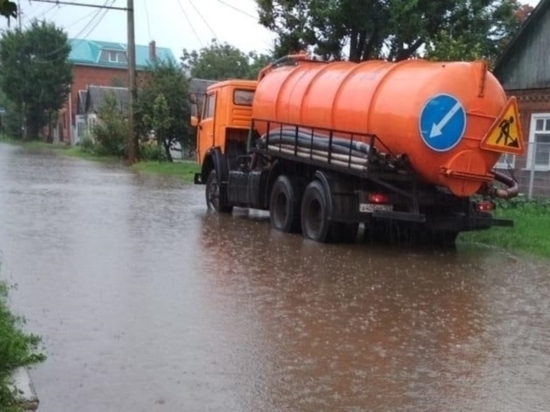 Спецтехника дежурит в Краснодаре на случай подтоплений