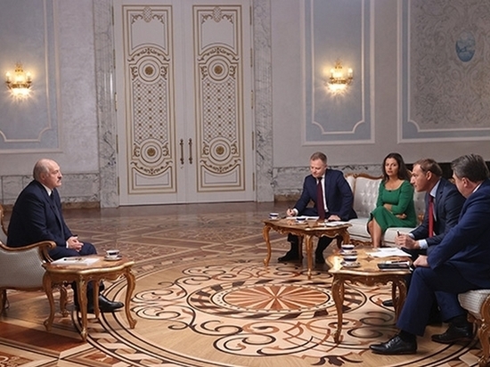 Лукашенко признал в интервью, что "немного пересидел"