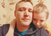 Владимир Суворов из Кировской области летом прошлого года похоронил шестилетнего сына