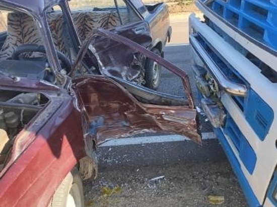 В Бурятии пожилая автомобилистка выезжала с АЗС и попала в аварию
