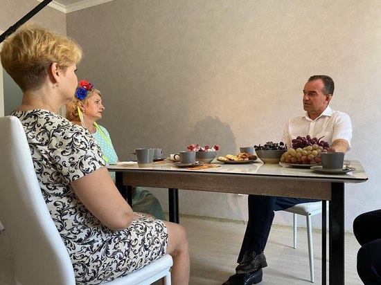 Кондратьев принял участие во вручении ключей владельцам квартир ЖК «Южный»
