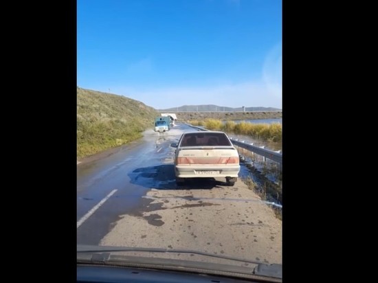 Воды Онона затопили трассу на подъезде к Оловянной