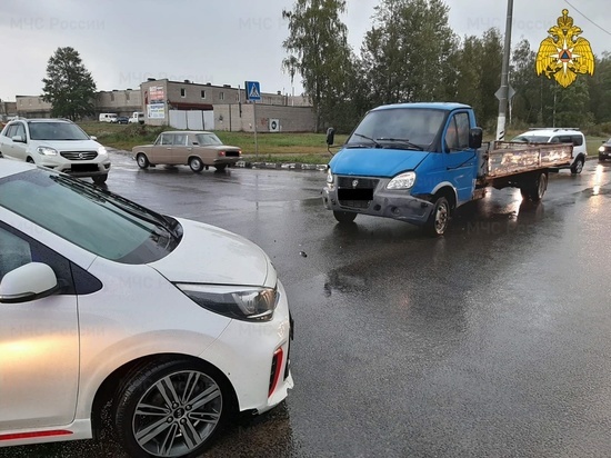 В Кондрово несколько человек пострадали в массовом ДТП