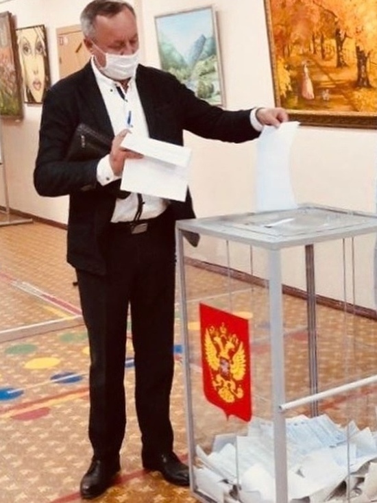 Главврач станции скорой помощи Ноябрьска отдал свой голос за депутатов Заксобрания