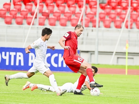 Матч «Енисея» с «Шинником» отменили из-за COVID-19 у красноярских футболистов