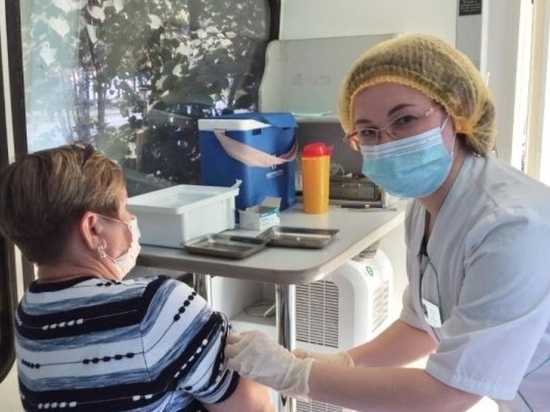 Тюменцам предлагают привиться от гриппа в вакциномобиле