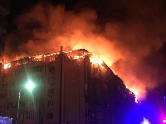Пункт временного размещения создали для жильцов горящего дома в Краснодаре