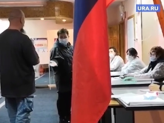 Жителей Ямала запугивают на избирательном участке