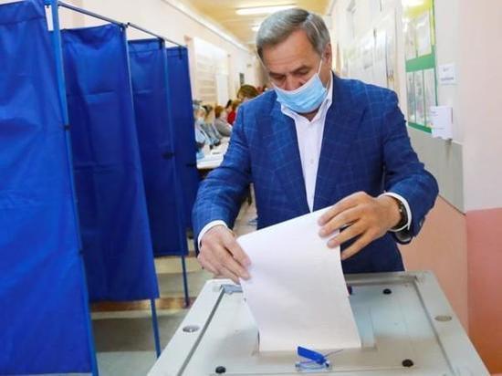 Сенатор от Новосибирской области Владимир Городецкий проголосовал на «Первомайке»
