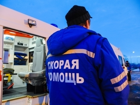 В Волгограде водитель грузовика сбил женщину на парковке и скрылся