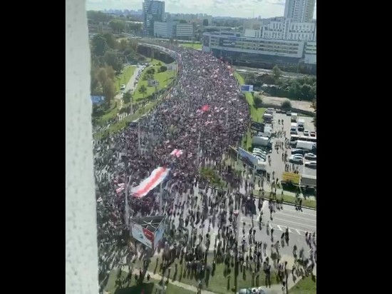 В центре Минска собрались более 150 тысяч протестующих