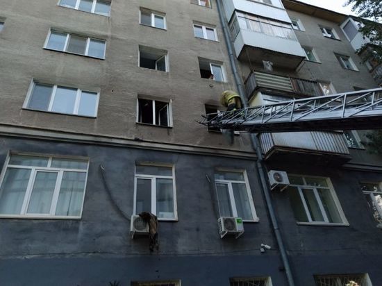 В Уфе загорелась квартира: эвакуированы 29 человек, пострадала женщина