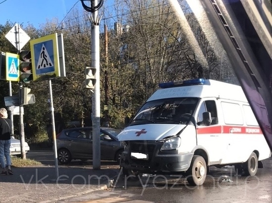 В полиции прокомментировали ДТП с участием скорой помощи в Рязани