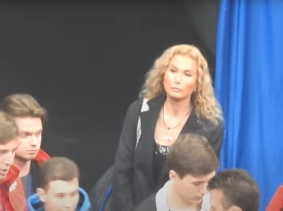 Тутберидзе аплодисментами отреагировала на выступление раскритикованной Жулиным Медведевой