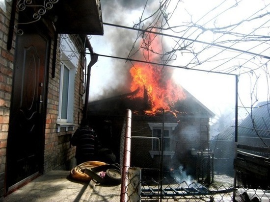 На Дону при пожаре в частном доме погиб пенсионер