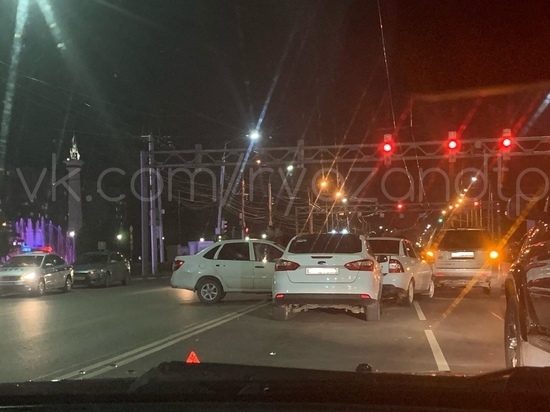 На Московском шоссе в Рязани столкнулись четыре машины