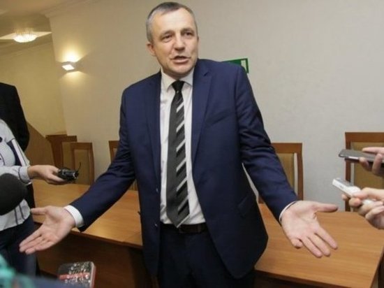 Депутат АКЗС Василий Железовский хочет через суд отстоять свое рабочее место