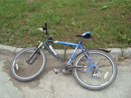 В центре Рязани подросток на велосипеде сбил ребенка на тротуаре