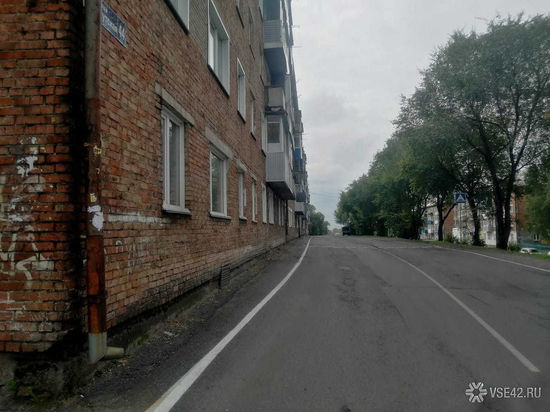 Кузбасский водитель не заметил пешехода на пустой дороге