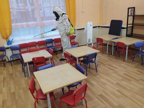 Сады и школы закрыли в Краснокаменске после вспышек коронавируса