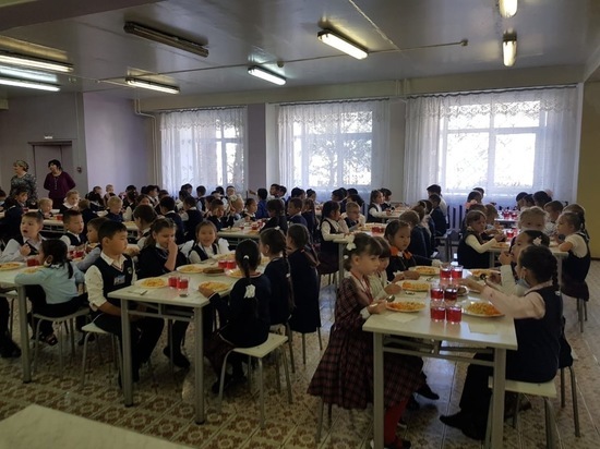 В школах столицы Тувы организовано бесплатное горячее питание