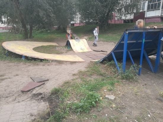 Барнаульцы объявили войну юным скейтерам, но случайно стали вредителями