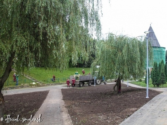 Сквер Пушкина в Смоленске привели в порядок после ремонта