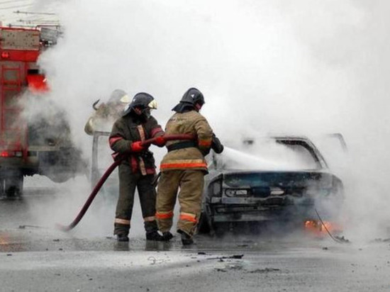 На Военведе в Ростове сгорели две машины