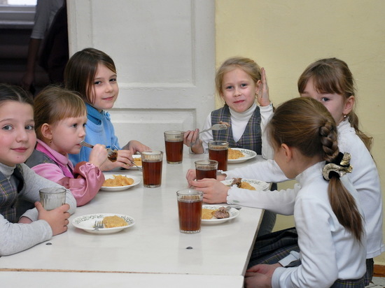 Фото обедов и завтраков  саратовских школьников появятся  в социальных сетях