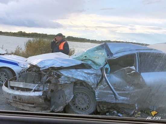 В жесткой аварии в Новосибирской области погиб 35-летний водитель