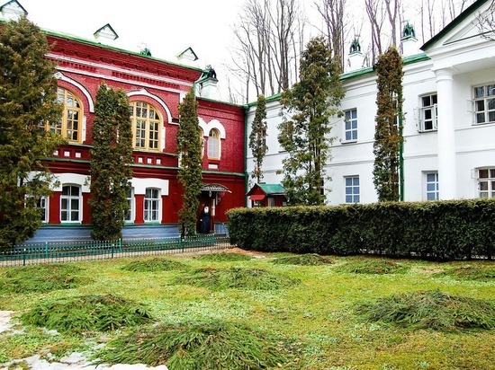 Псково-Печерский монастырь открыли для паломников