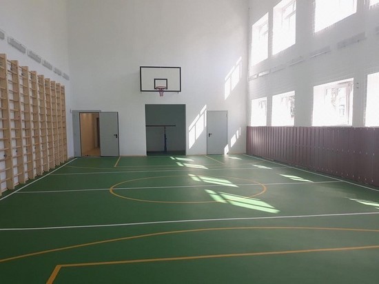 В рамках нацпроекта в Красноармейском районе отремонтировали школьный спортзал