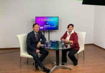 17 сентября на телеканале «Мир- Бурятия» начала выходить ежедневная телепрограмма, названная по фамилии депутата Народного Хурала Оксаны Бухольцевой