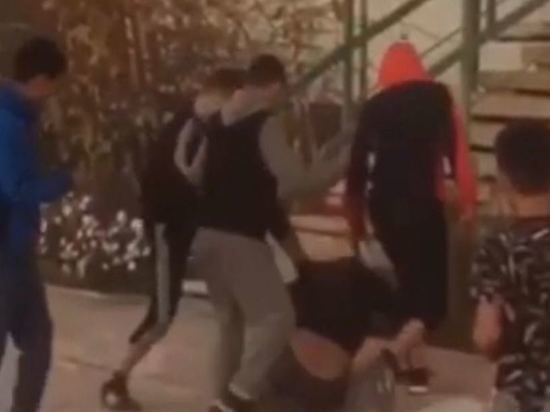В Якутске толпа подростков избила пожилого мужчину