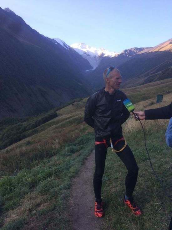 Российский спортсмен забежал на гору Казбек за рекордных 4 часа