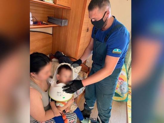 В Якутске спасли ребенка, застрявшего головой в горшке