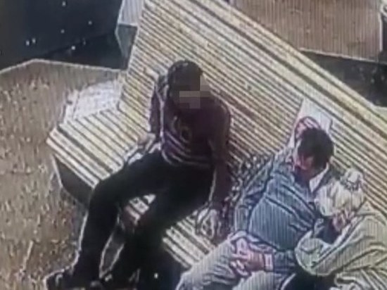 В Ростове-на-Дону мужчина украл мобильный телефон у ожидающего поезд гражданина