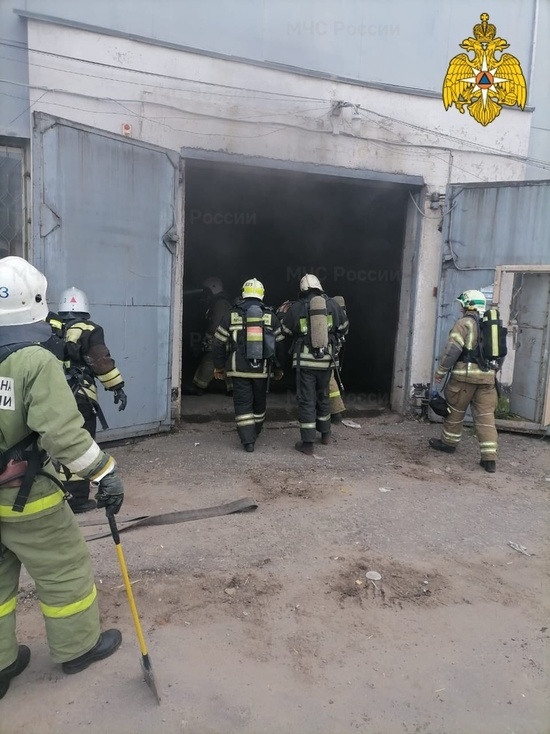В Обнинске на оптовой базе произошел пожар