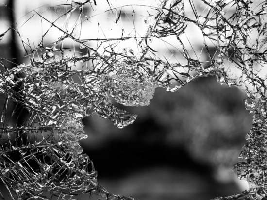 Хулиганы разбили стекла в храме в поселке Левашово