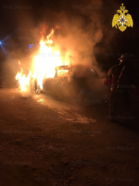 В Калуге на Московской загорелся автомобиль