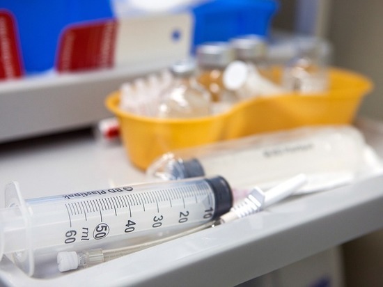 Вирусолог из Новосибирска к вакцине от COVID-19 относится с осторожностью
