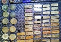Сотрудники забайкальского управления Федеральной службы безопасности совместно с пограничниками и Читинской таможней накрыли крупнейший в этом году канал контрабанды золота в Китай
